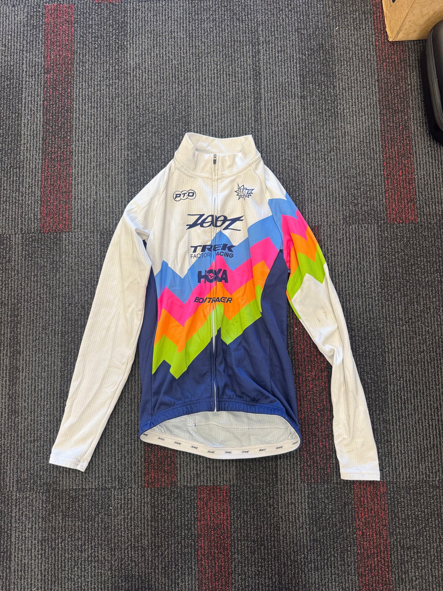 Womens Small Cycling Jacket Zoot with sponsors