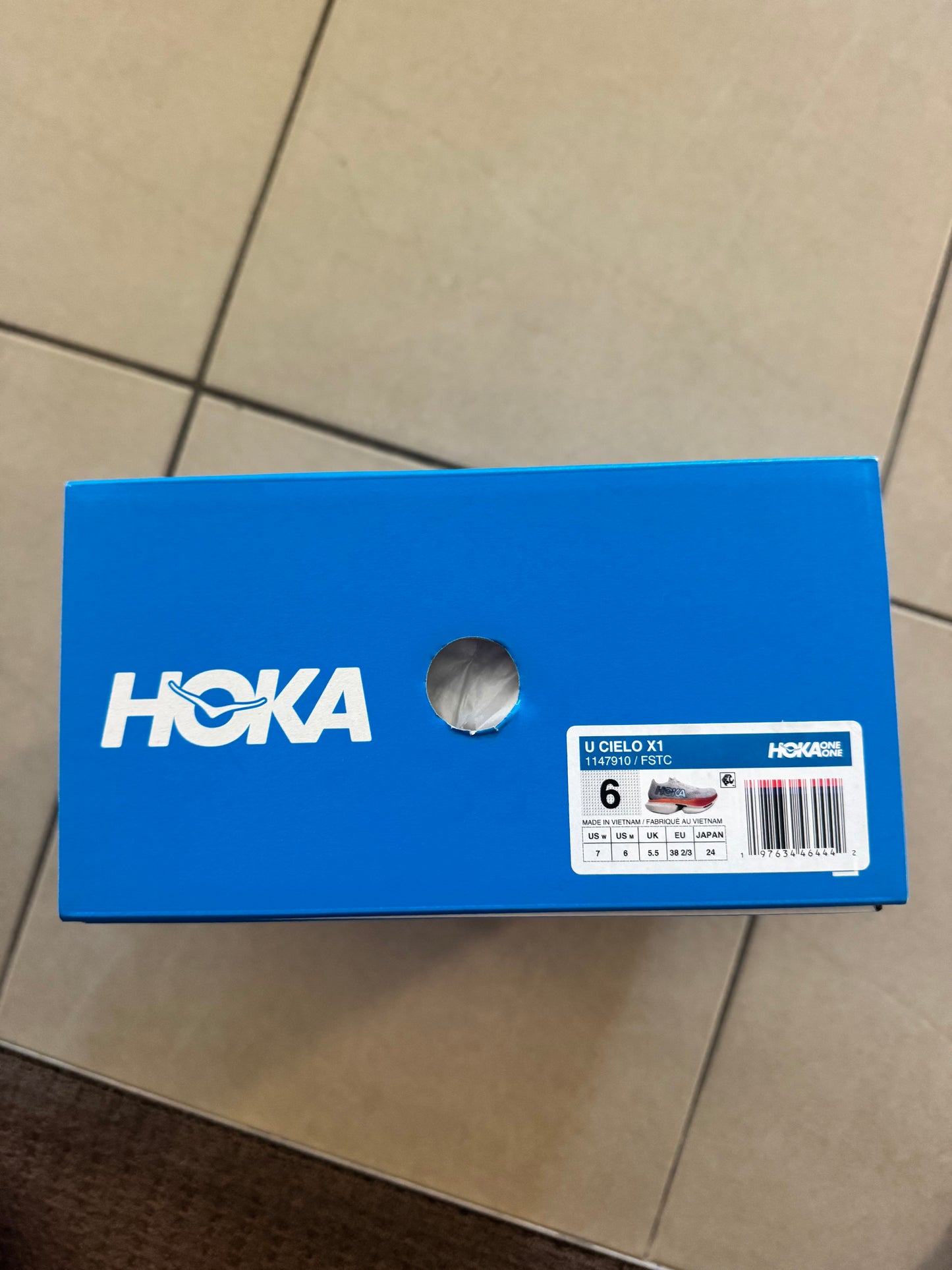 Hoka Cielo X1 - women’s US 7 (Brand New)