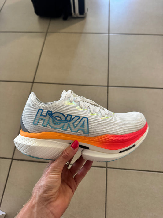 Hoka Cielo X1 - women’s US 7 (Brand New)