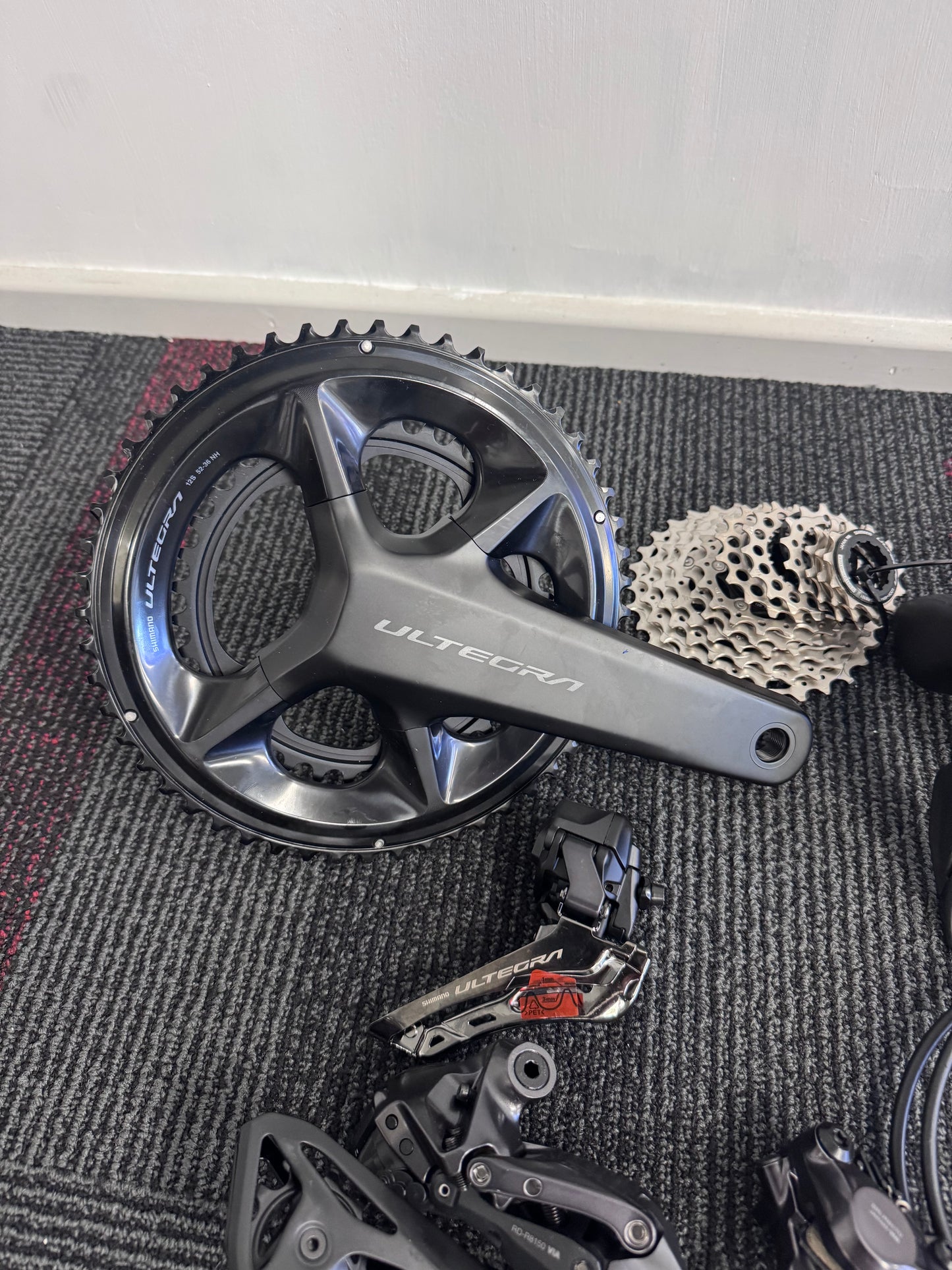 Shimano Ultegra 12speed di2 groupset (Brand New)